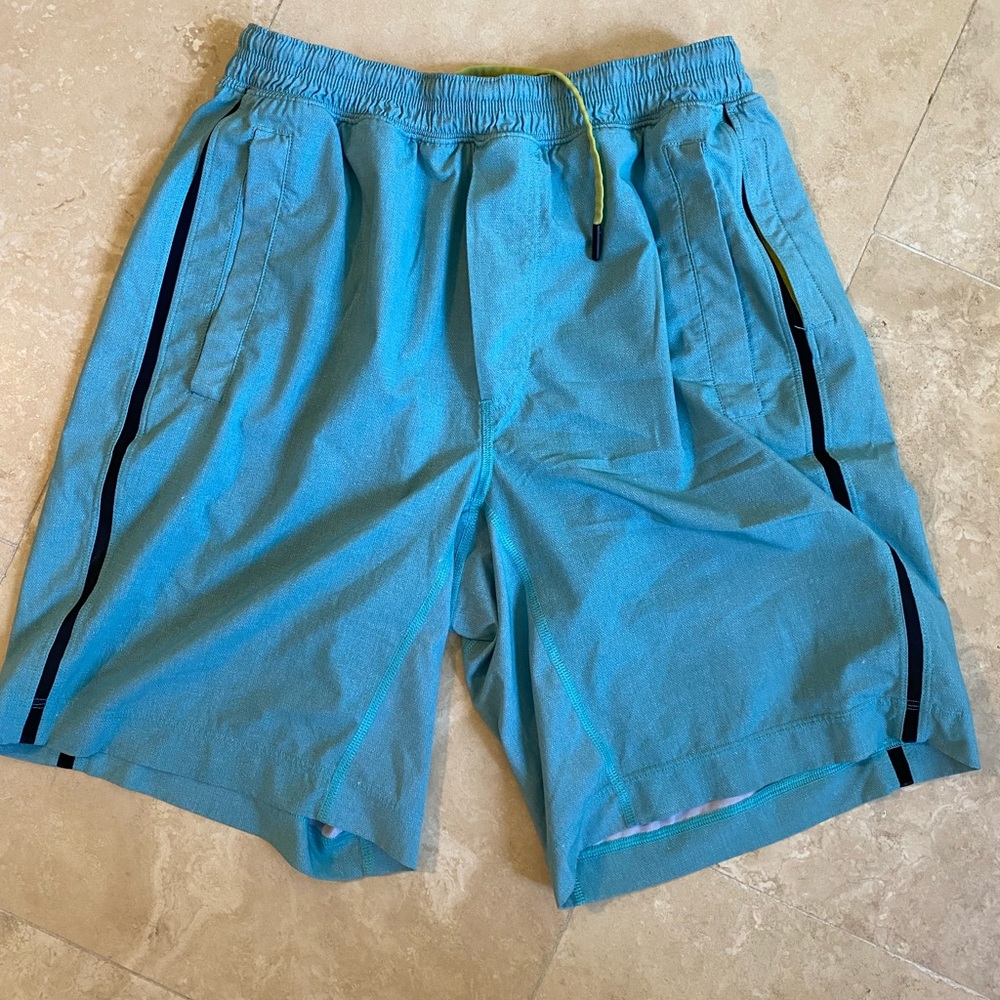 Lululemon Pace Breaker 9”. Lined